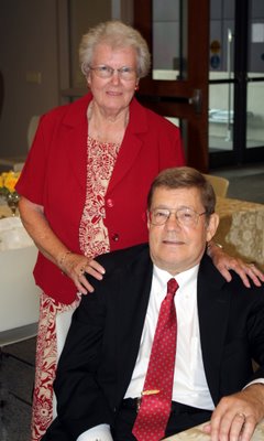 Photo of Mary and Dave Yeoman 50 years after their marriage.